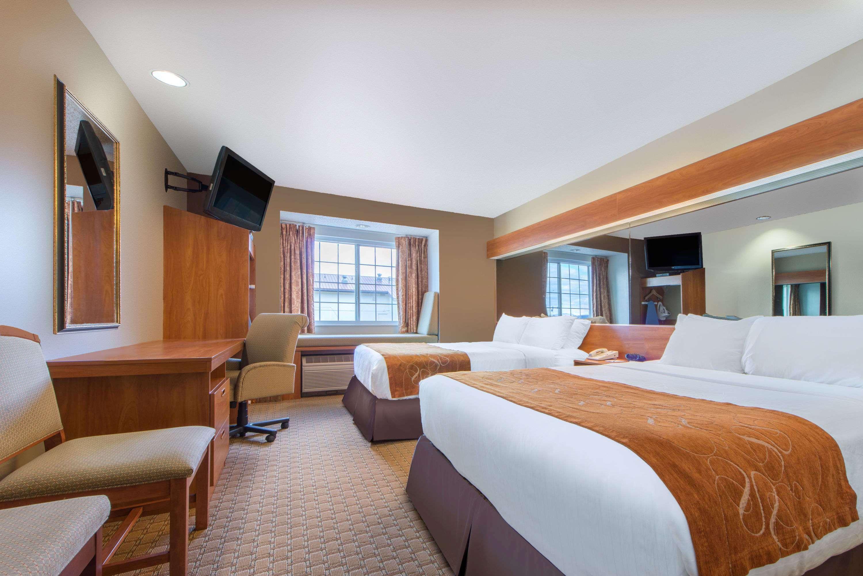Microtel Inn & Suites Ратон Екстериор снимка